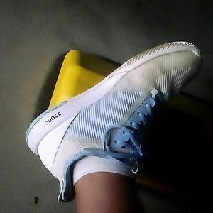 Adidas Bounce US size 9